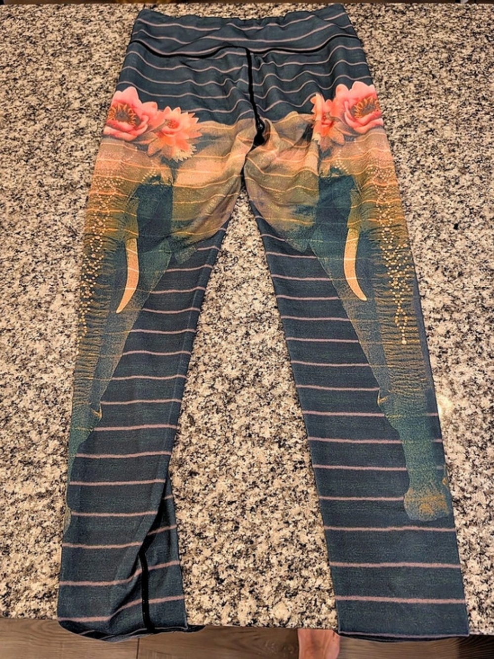 Floral Printed Leggings in Black & Orange Size Large